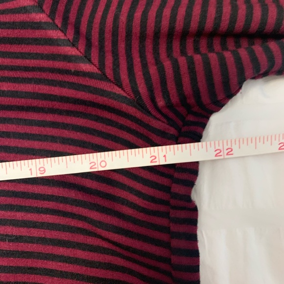 A.n.a Black and Burgundy Layering Top - Picture 8 of 16